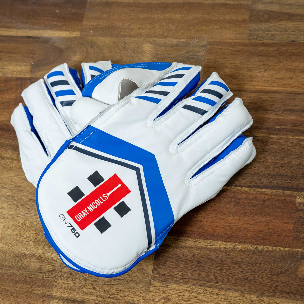 GN 750 Wicket Keeping Gloves