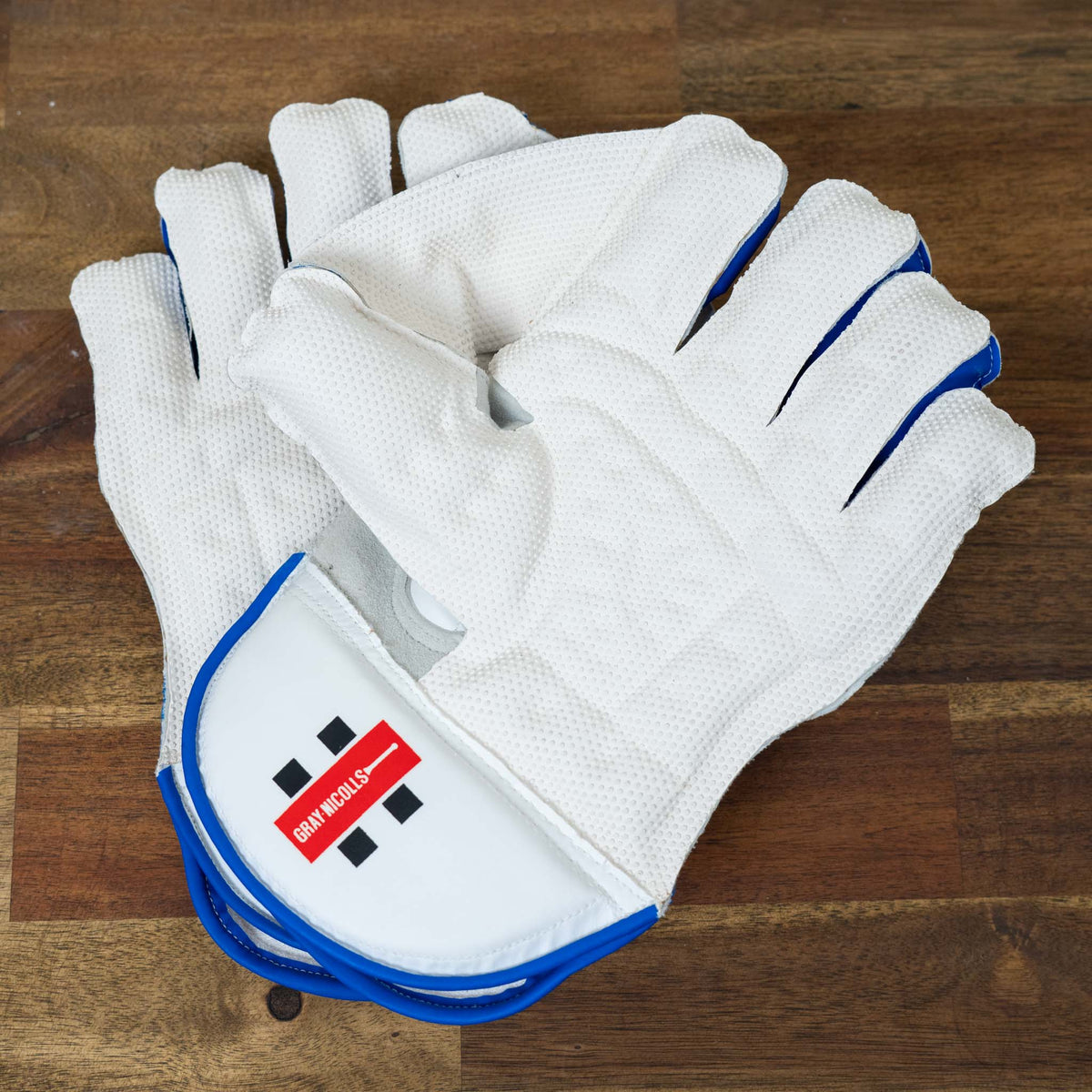 GN 750 Wicket Keeping Gloves