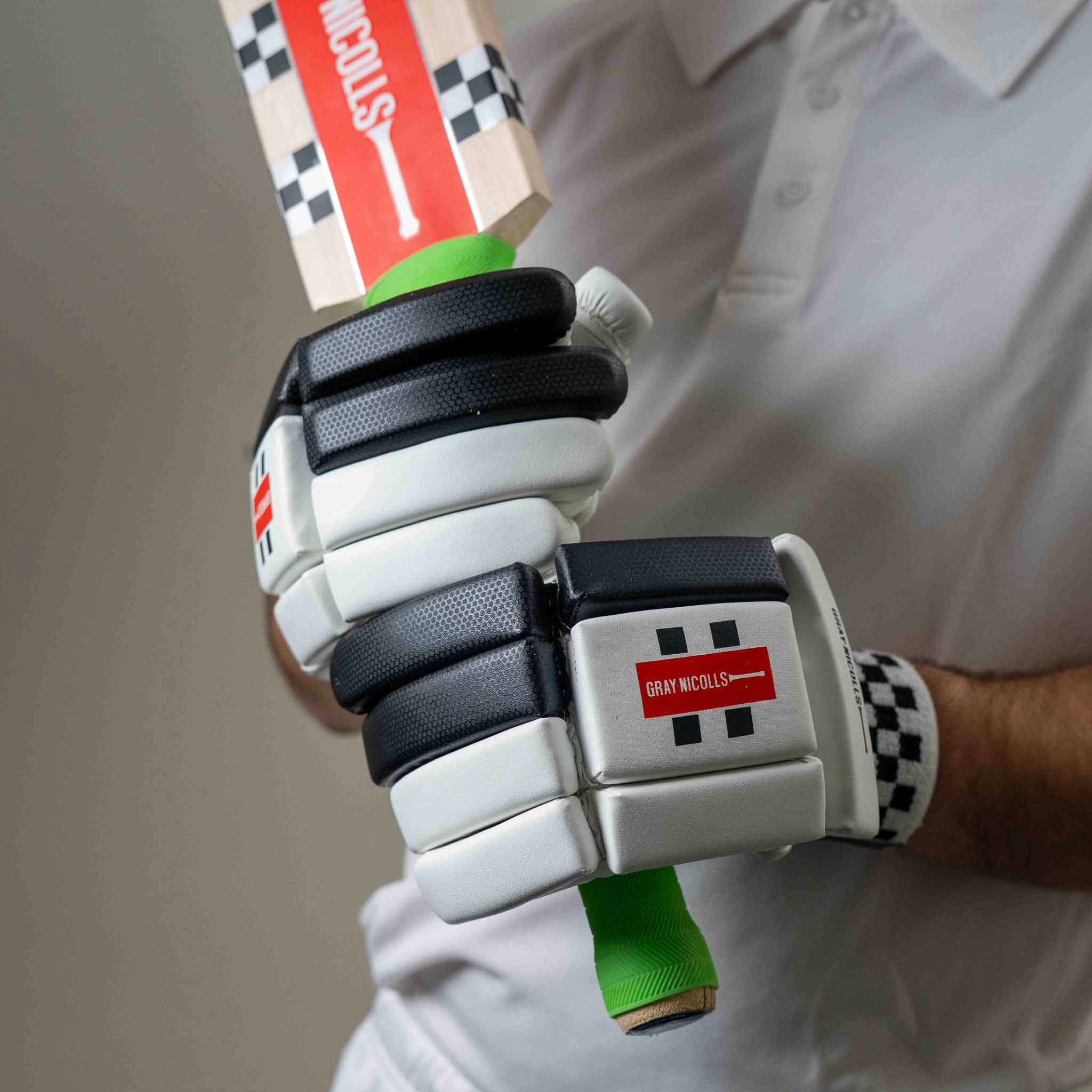 GN 700 Batting Gloves
