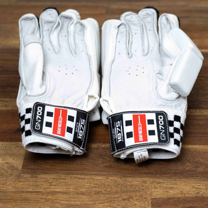 GN 700 Batting Gloves