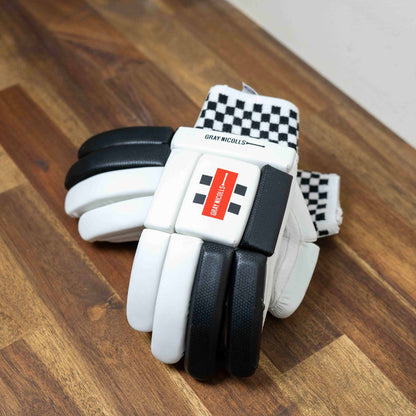 GN 700 Batting Gloves