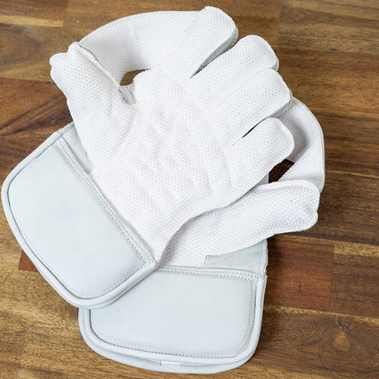 Legend Wicket Keeping Gloves