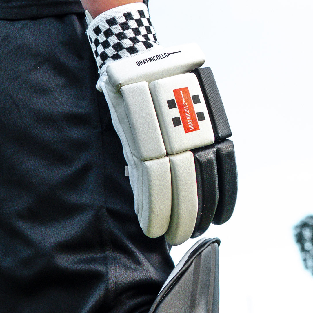 GN 700 Batting Gloves