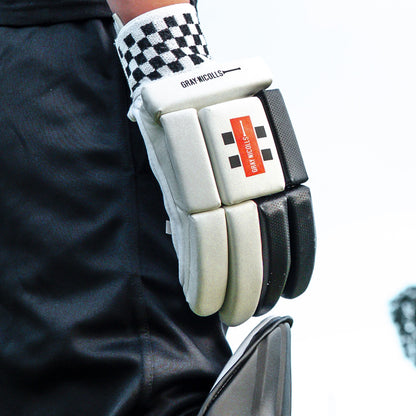 GN 700 Batting Gloves