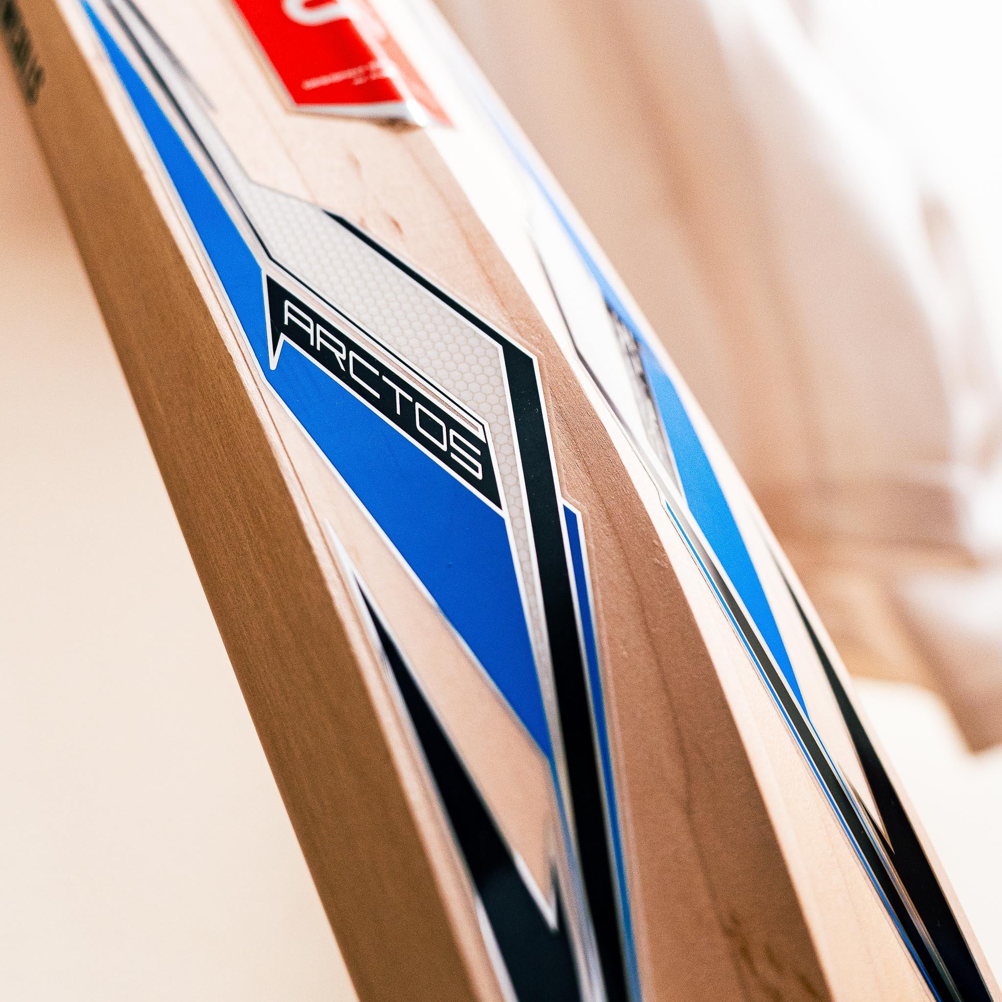 Arctos 650 Bat (Play Now)